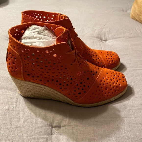 Toms Desert Wedge 7.5 - Picture 1 of 5